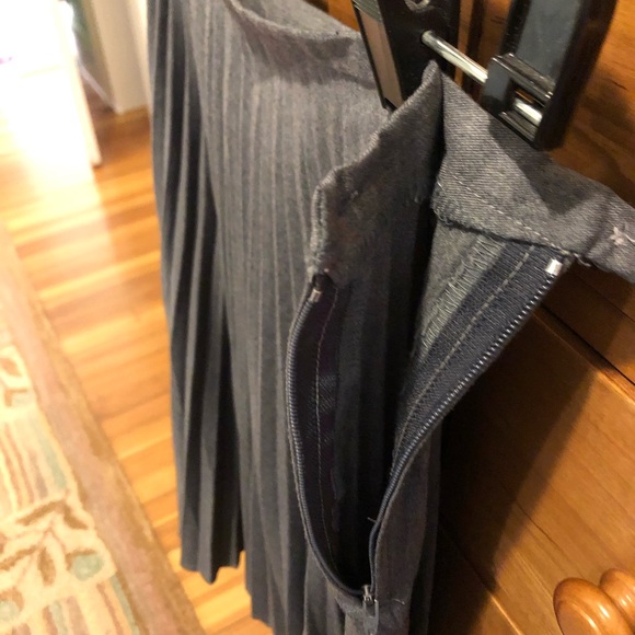 Evan-Picone Gray Pleated Skirt - Picture 2 of 5